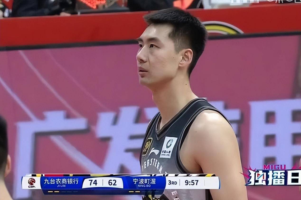 包含吉林男篮全队训练强度增加，备战下一轮比赛的词条
